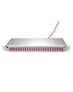 Valmiskaapelipaneeli 48 OM4 LC/UPC-LC/UPC pölysuojatut adapterit